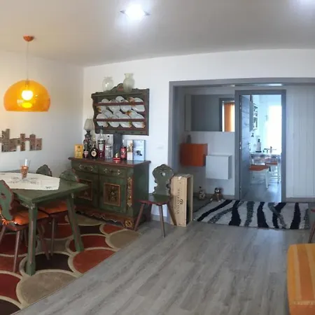 Moderno Con Splendida Vista Alpi 公寓