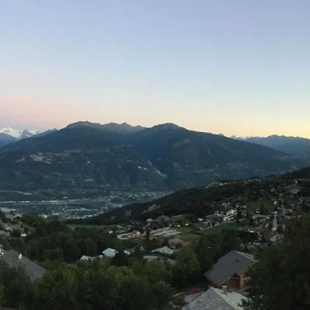 Moderno Con Splendida Vista Alpi 克莱恩 蒙塔纳